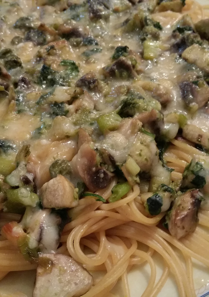 Una foto de Espaguetis integrales con verduras