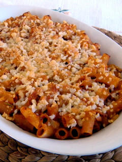 Una foto de Macarrones con atún gratinados