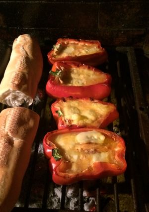 Una foto de Morrones rellenos a la parrilla