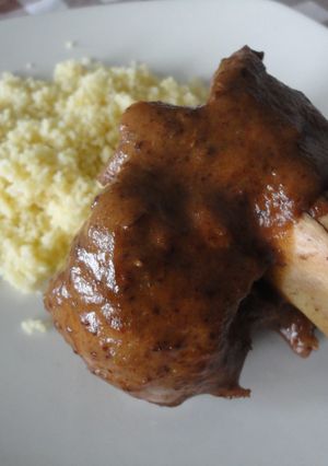 Una foto de Codillos con salsa de Oporto