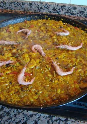 Una foto de La paella mixta de mi padre