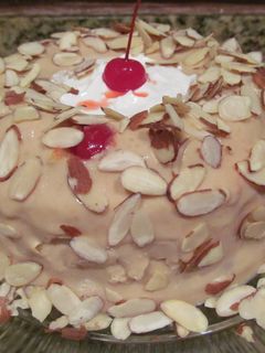 Una foto de Gelatina de 4 leches y manjarblanco, (Cajeta)