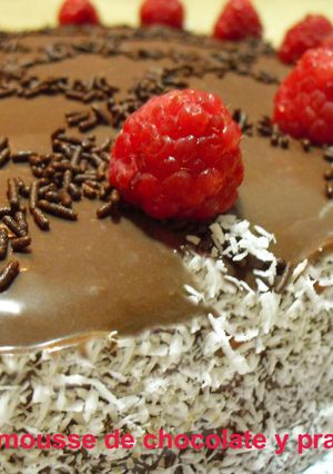 Una foto de Tarta mousse de chocolate y praliné al café