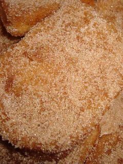 Una foto de Torrijitas de leche con azúcar