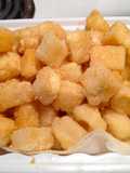 Mordiscos crujientes de tofu picante