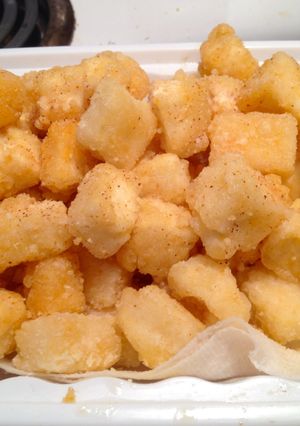 Una foto de Mordiscos crujientes de tofu picante