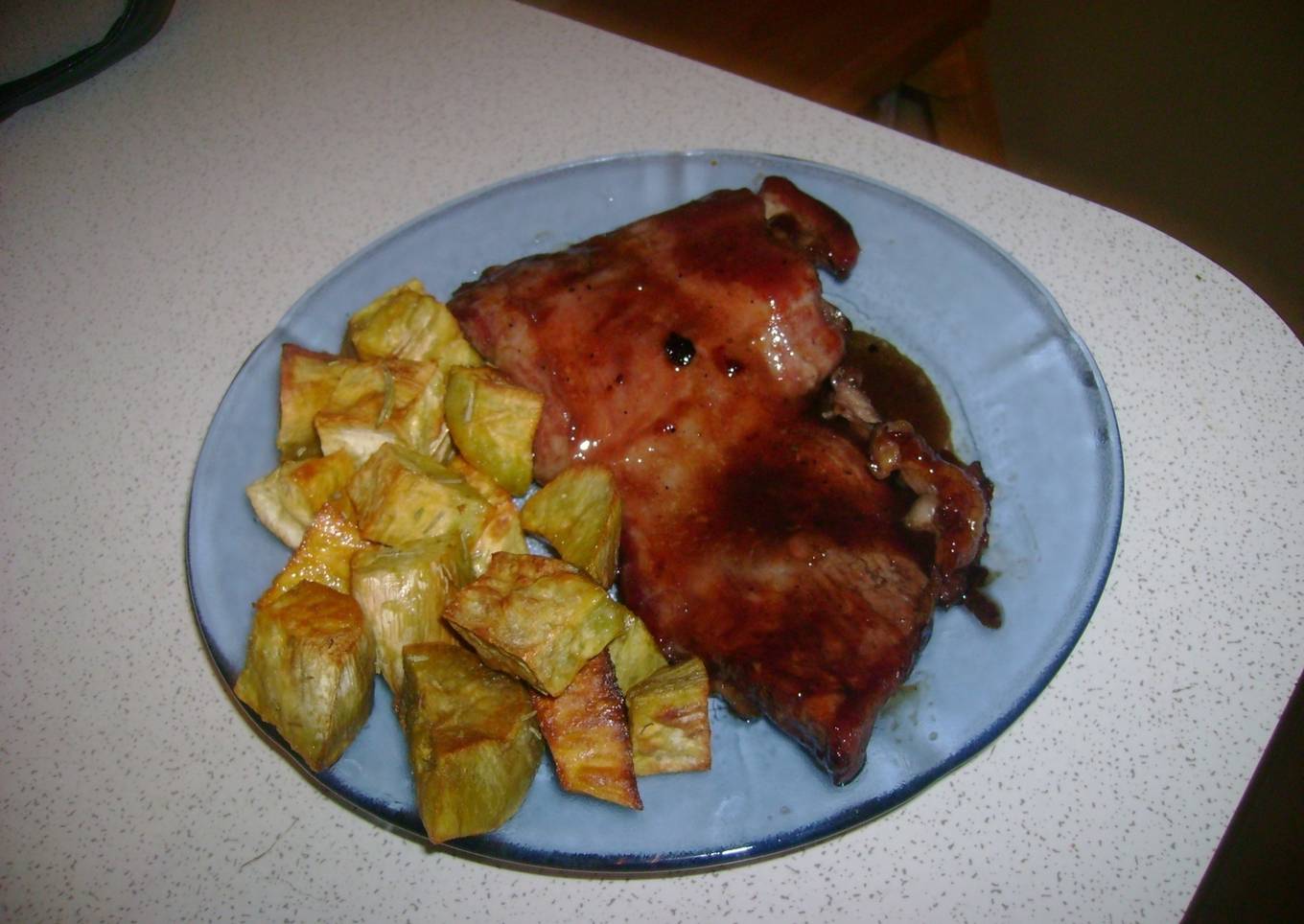 Pechito de cerdo agridulce con batatas doradas al micro