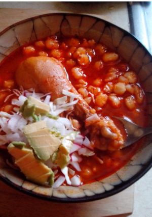 Una foto de Pozole de pollo
