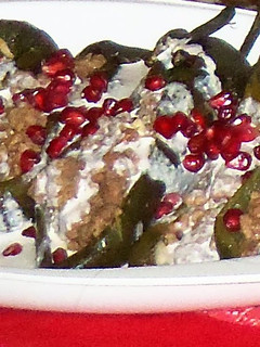 Una foto de Chiles en nogada de familia