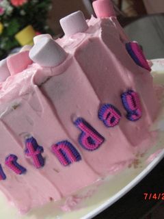 Una foto de Cake suave de 3 Leches con variantes de Rompope o Cajeta
