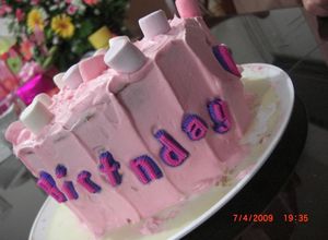 Una foto de Cake suave de 3 Leches con variantes de Rompope o Cajeta