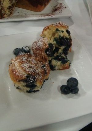 Una foto de Muffins (panquecitos) perfectos de Blueberrie con cubierta Strussel