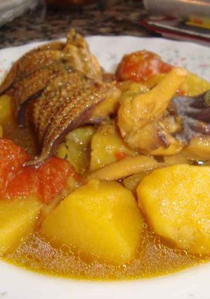 Foto principal de Patatas guisadas con chocos y langostinos (opcional)