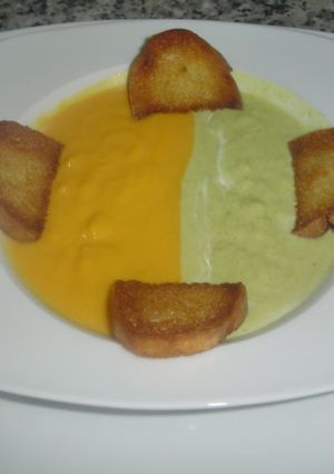 Una foto de Puré de calabaza y brócoli
