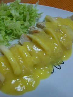 Una foto de Pollo primavera