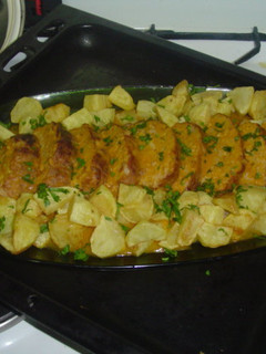Una foto de Erizo con patatas (es un plato de carne)