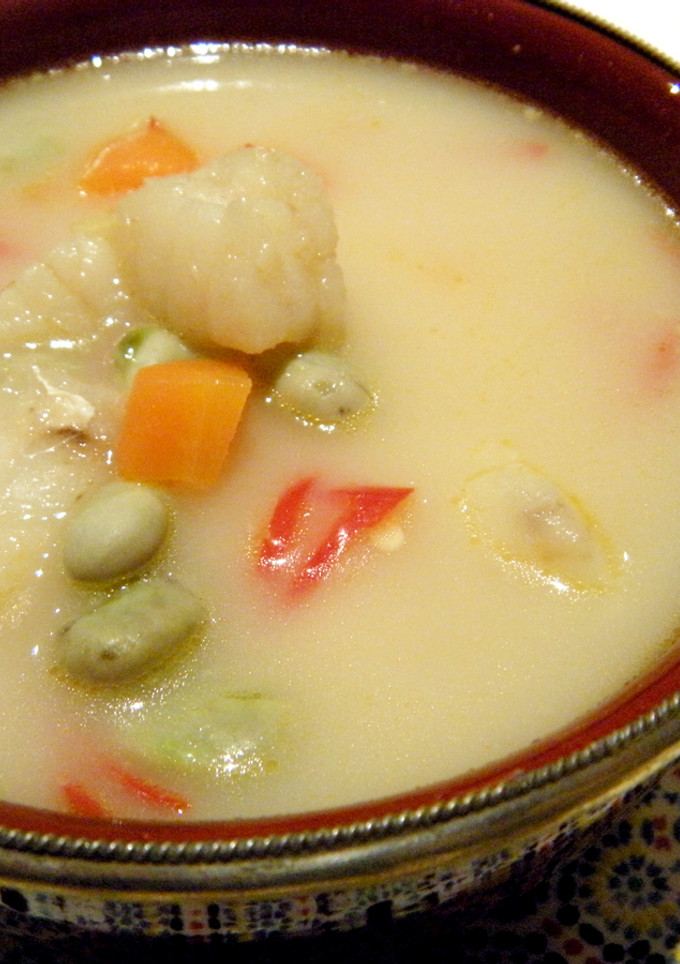 Una foto de Sopa de pescado picante al estilo thai
