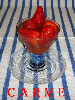 Una foto de Frutas rojas al cava