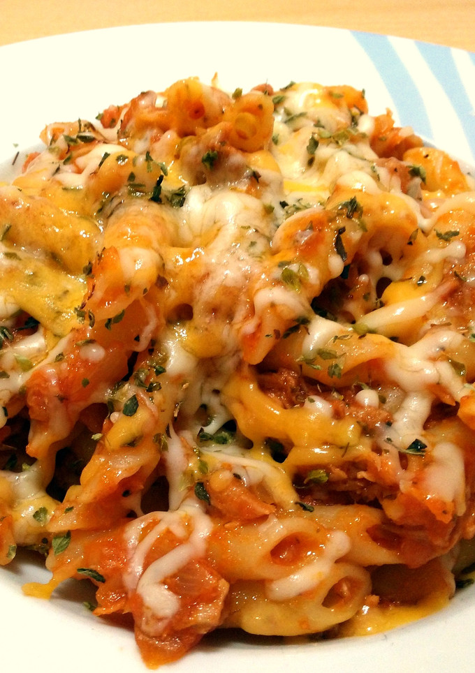 Una foto de Macarrones con atún gratinados