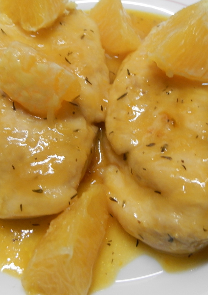 Una foto de Pechuga de pollo en salsa de naranja