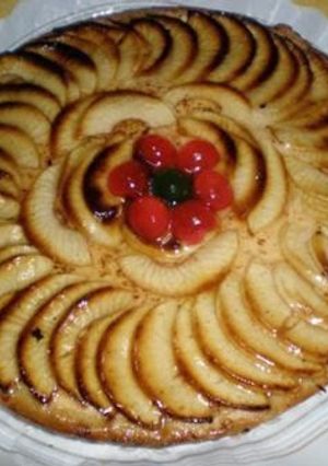 Una foto de Tarta de manzana con guindas