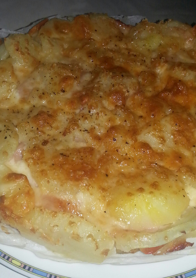 Una foto de Tarta de patatas, jamón y queso