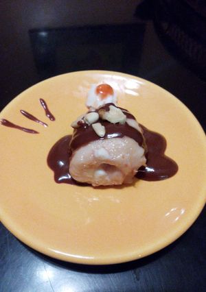 Una foto de Rollitos de pollo con salsa de chocolate