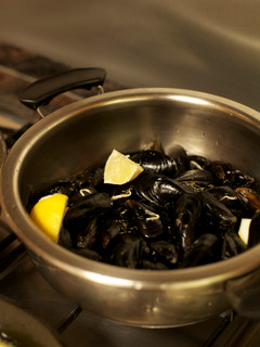 Una foto de Mejillones al vapor con vino blanco