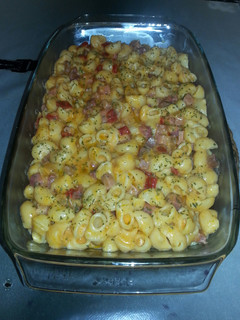 Una foto de Pasta con jamón y queso