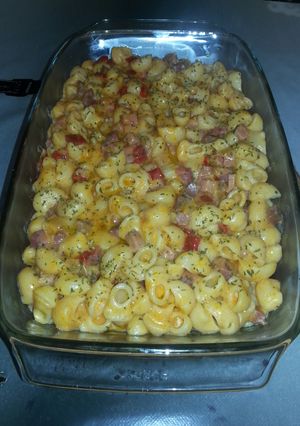 Una foto de Pasta con jamón y queso