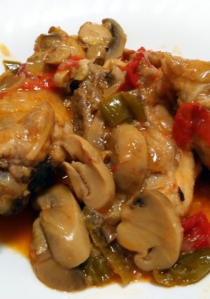 Una foto de Pollo al chilindrón
