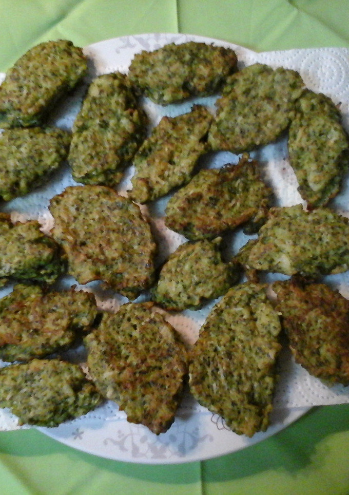 Una foto de Buñuelos de brocoli y zanahoria 