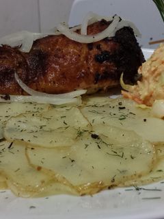 Una foto de Pollo entero a la cerveza (en lata)