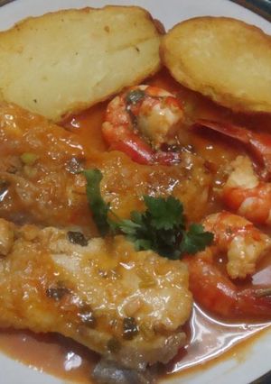 Una foto de Sudado de pescado y camarones