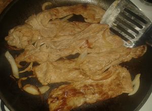 Una foto de Bisteces de res en jugo de limón