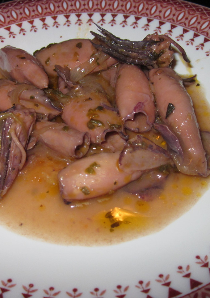 Una foto de Calamares en salsa