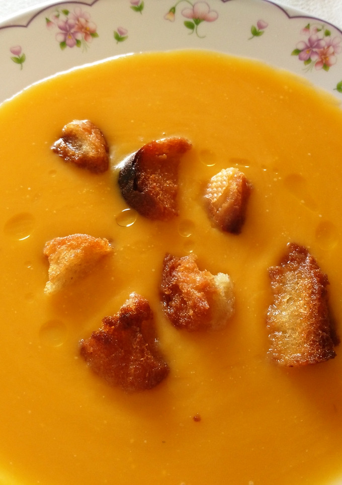 Una foto de Crema de calabaza y puerro