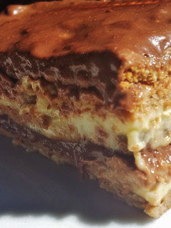 Una foto de Tarta de galletas, flan y chocolate (sin azúcar)