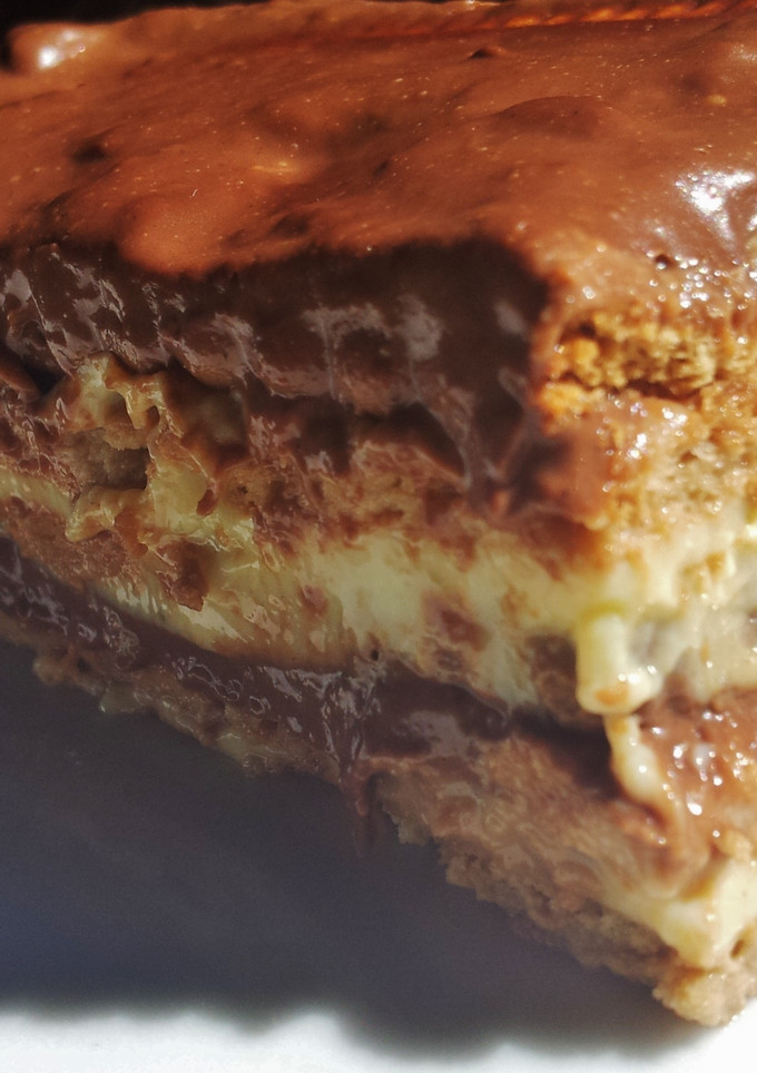 Una foto de Tarta de galletas, flan y chocolate (sin azúcar)