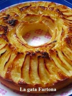Una foto de Bizcocho con manzana