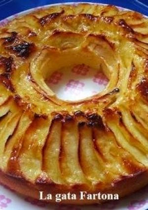 Una foto de Bizcocho con manzana