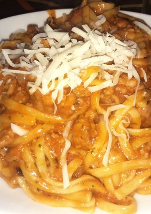 Una foto de Tallarines con chistorra y carne picada