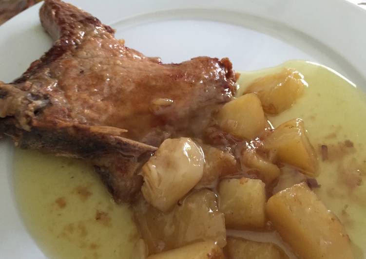 Chuletas de cerdo en salsa