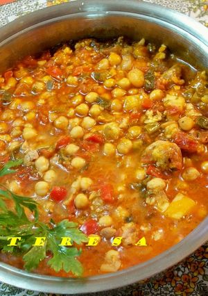 Una foto de Guiso de garbanzos con gatuzo