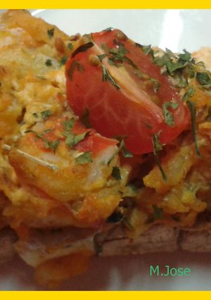 Una foto de Tosta de bacalao y gambas