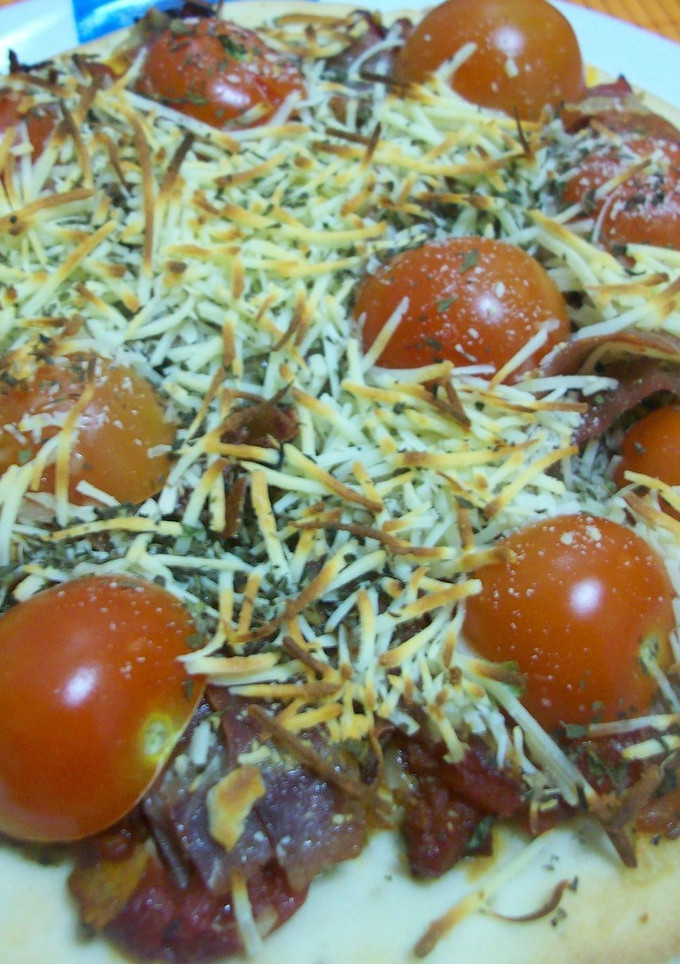 Una foto de Pizza mediterránea