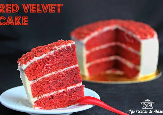 Foto principal de Tarta terciopelo rojo (red velvet cake)