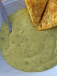 Una foto de Crema de col, apio y patatas