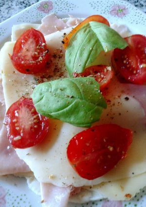 Una foto de Quesadillas caprese 