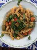 Pasta con olivas y anchoa